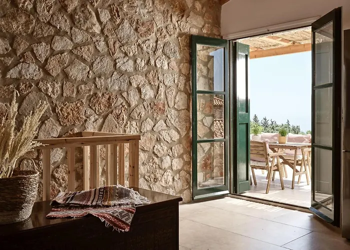 Dounias Village - Traditional Architecture & Modern Luxury, By Zantewize Casa vacanze *